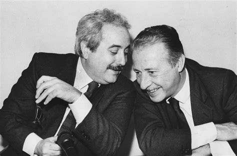 Tema svolto su falcone e borsellino: Comuni - www.cinquerighe.it - "Estate Avellino 2012"; Tre ...