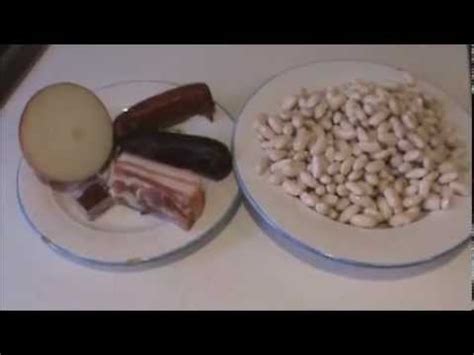 Agregar las alubias y los huesos de jamón a la olla y sazonar con sal y imprimir receta de: FABADA ASTURIANA. RECETA DE COCINA. COCINA FACIL - YouTube