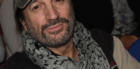 A 62 ans, le chanteur fran�ais annonce �tre devenu papa pour la cinqui�me fois d'une petite fille pr�nomm�e l�iah, n�e de sa relation avec sa compagne alice. Francis Lalanne papa à 62 ans : un 5e enfant avec une ...