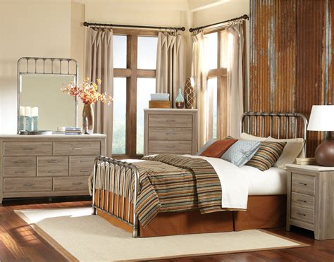 Metal king size bedroom sets have a majestic look which makes them perfect to be placed in the master bedroom along with other rustic furniture. Standard Furniture Stonehill-Tristen Metal Bedroom Set
