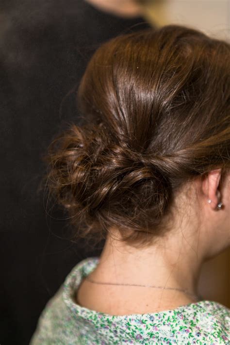 16 Red Carpet Updo Hairstyles To Copy For Your Prom