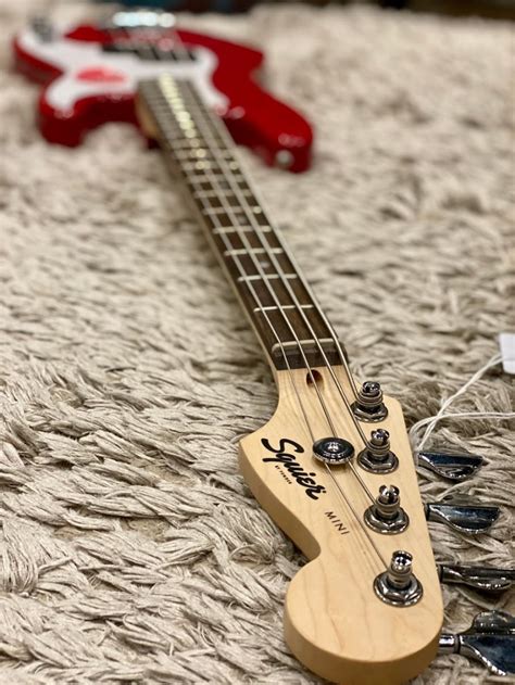 Squier Mini Precision Electric Bass Dakota Red