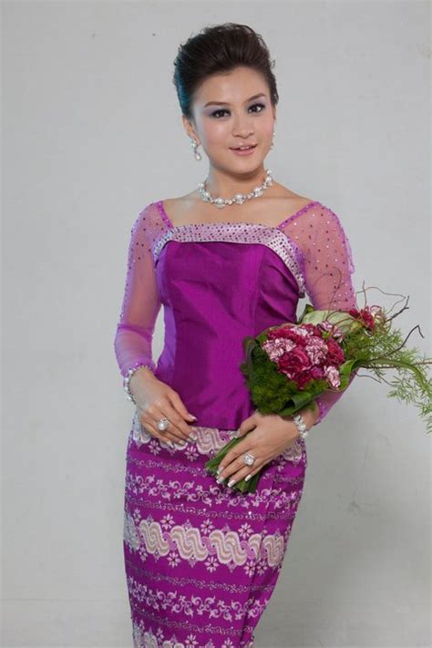 Myanmar Traditional Dress Wutt Hmone Shwe Yi သစၥာလမ္း