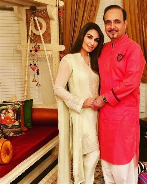 Reema Khan Shares An Adorable Video With Her Husband Reviewitpk