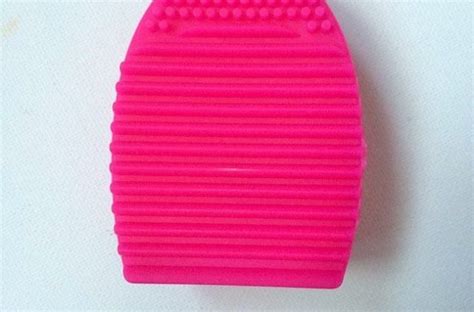 The body shop eyeshadow crease make up brush brand new. The Body Shop Vegan Makeup Brushes Review - Really Ree