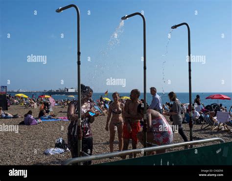 Shower Showering Beach Wash Hi Res Stock Photography And Images Alamy
