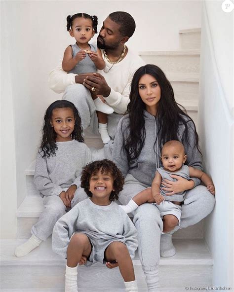 Kim Kardashian En Famille Avec Kanye West Et Leurs Enfants North Saint