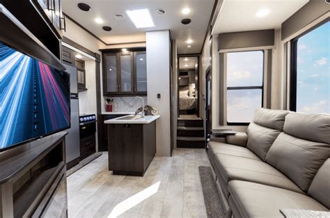 2020 Grand Design Momentum G Class Toy Hauler With Style Drivin