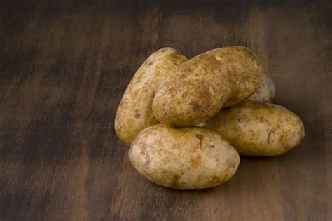 I russet sono i migliori per le patate al forno (due volte al forno). idaho potato vs russet potatoes