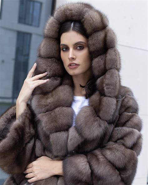 Fox Fur Coat Moscow Hoods Furs Jackets Fashion Dressing Up Down Jackets Moda