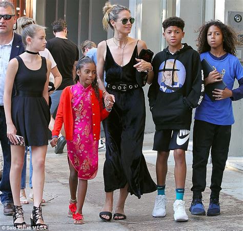 Heidi klum is a mom to four kids, in addition to having a hand in multiple tv projects and being the reigning queen of halloween. Heidi Klum steps out with four children in NYC - WSTale.com