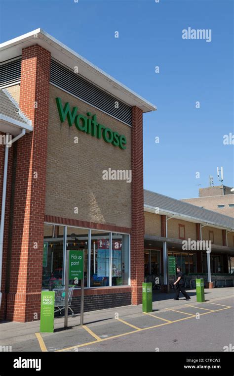 Supermarket Exterior Hi Res Stock Photography And Images Alamy
