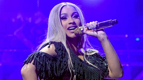 Sep 06, 2021 · cardi b and offset welcomed their second child together on saturday,. Cardi B Raps About "Divorce" at NYC Jingle Ball Concert ...