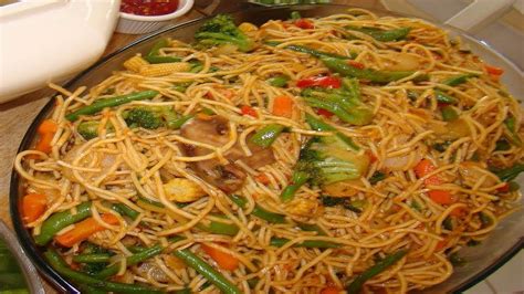 Maybe you would like to learn more about one of these? How to make Hakka Noodles Video Recipe - Vegetable Chow ...