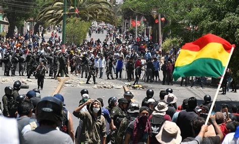 Landlocked bolivia is equal in size to california and texas combined. Las protestas en contra y a favor de Evo Morales se ...