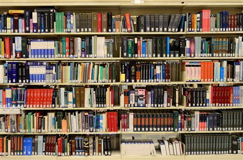 Vk herviani, i istiana, tb sasongko, lf ramadhan. Sumber rujukan Internet dalam menulis buku bagi Dosen
