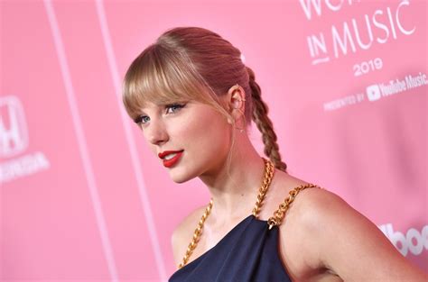 Taylor Swift Thanks Nurse Working In Nyc During Coronavirus Crisis With