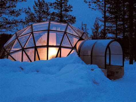 Watch The Northern Lights From Glass Igloos At Hotel Kakslauttanen