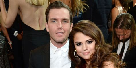 Selena Gomez And Taylor Swifts Brother Grammy Photo Selena Gomez And