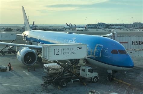 Klm 787 Operates Nine Hour Flight To Nowhere Laptrinhx News