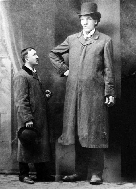 Top Ten Tallest People That Ever Walked On Earth Inminutes Magazine
