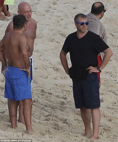 billionaire tycoon roman abramovich continues lavish caribbean stay with friends daily mail online