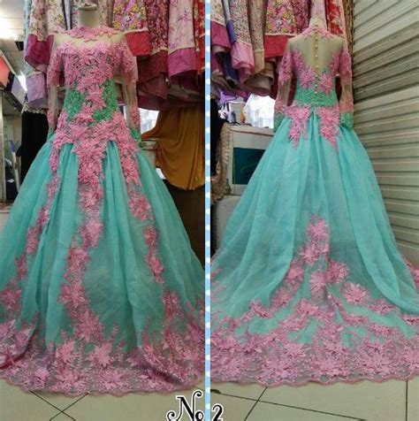 Kini menggunakan kebaya saat berpergian kondangan memang akan membuat penampilan anda semakin terlihat elegan dan anggun. Tips & Cara Memilih Model Kebaya Untuk Wanita Gemuk | Jual Baju Brokat & Kebaya Modern Untuk ...