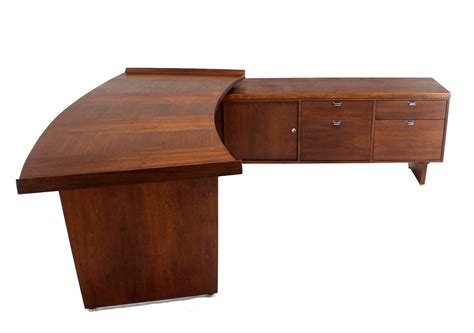 So, besides trending modern (which is what drew us to them), what makes white desks so popular? Large Executive Mid-Century Modern Walnut, L-Shape Desk ...