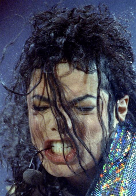 michael jackson s hair expected to sell for over 5 000