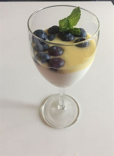 Blueberry Yogurt Parfait With Lemon Curd Cukzy Lemon Curd Yogurt