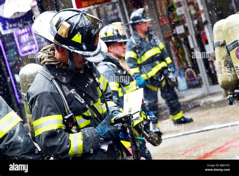 New York Firefighters In Action Stock Photo Alamy