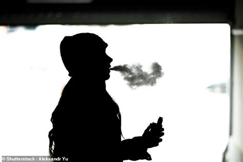 holy smoke vaping hits record level with 4 3m britons using e cigarettes express digest
