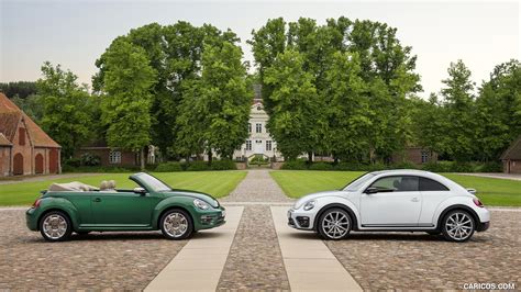 2017 Volkswagen Beetle Coupe And Cabrio Side Caricos