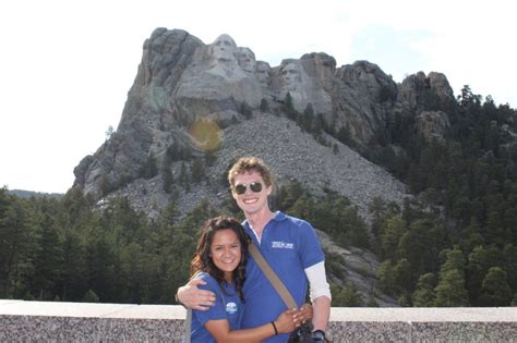 Situato vicino a zone in cui fare shopping e con facile accesso ai mezzi di trasporto. TRAVEL BUCKET LIST! | Captain and Clark