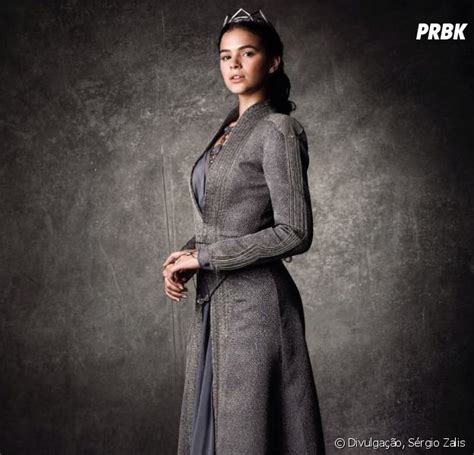 Em alta, a atriz bruna marquezine, 22, não tem sido vista com bons olhos por boa parte da equipe da novela deus salve o rei devido à alguns comportamentos que atrapalhariam o bom andamento das gravações do folhetim. Bruna Marquezine e Tatá Werneck em "Deus Salve o Rei ...