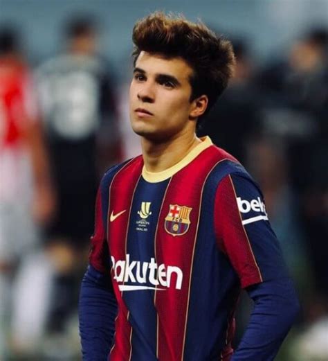Ricard riqui puig martí is a spanish professional footballer who plays for barcelona as a central midfielder. Riqui Puig Height, Weight, Age, Net Worth, Bio and Facts
