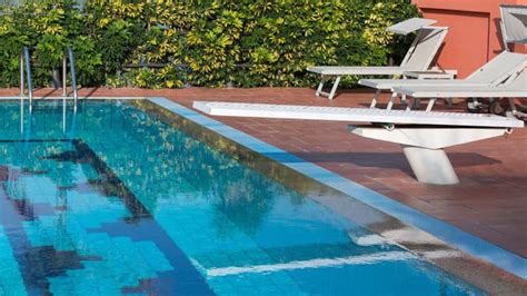 How To Select The Perfect Diving Board For Your Inground Pool
