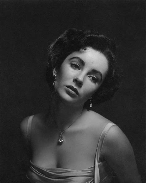 The Story Behind The Iconic Photo Of 16 Year Old Elizabeth Taylor Taken
