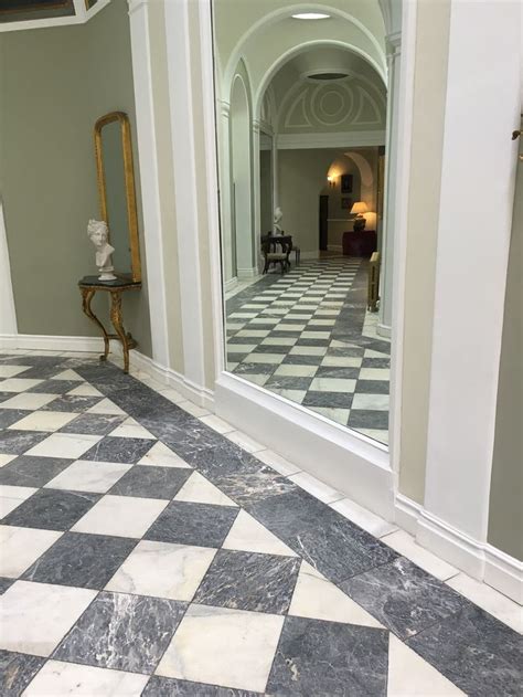 Lapicida Venetian Chequer Marble White Marble Floor White Marble