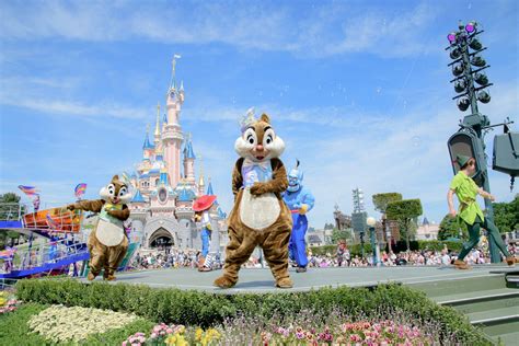A Disneyland Paris Un Employé Gâche Une Demande En Mariage