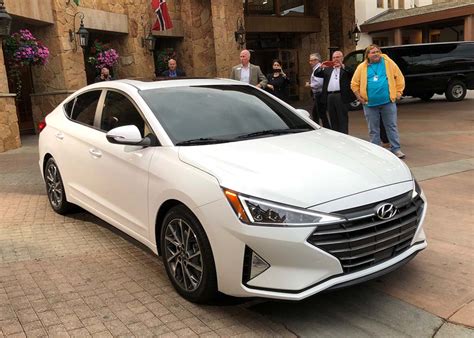The 2019 hyundai elantra is ranked #8 in 2019 compact cars by u.s. 2019 Hyundai Elantra: More Than the Typical Mid-Cycle ...