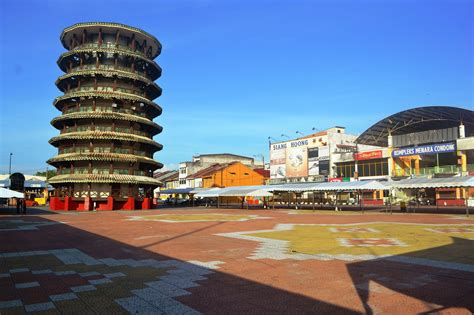 Menara ini dibina pada tahun 1885 setinggi 25 meter dan mempunyai 110 anak tangga. Diari Si Ketam Batu: JoM JaLaN-JaLaN Ke TeLuK iNTaN 2015 ...