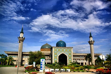 The distance between the mosque and mecca is 8676.85 km north west. Gubuk Kecil Kembara Jalanan: Masjid KLIA, Masjid Abdul ...