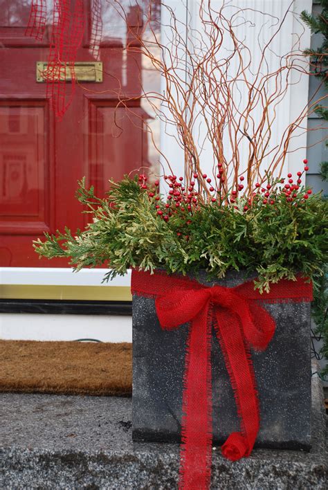 30 Elegant Outdoor Christmas Decorations