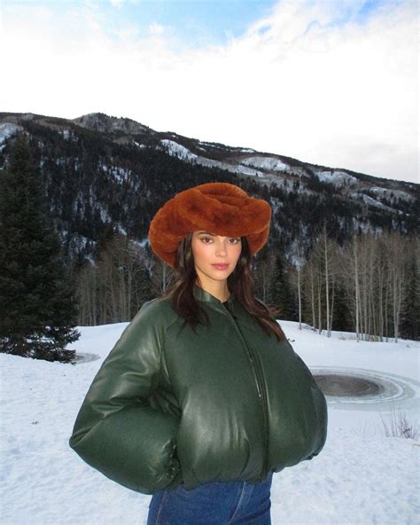 Fans Poke Fun At Kendall Jenners Puffy Jacket Giving Scrotum
