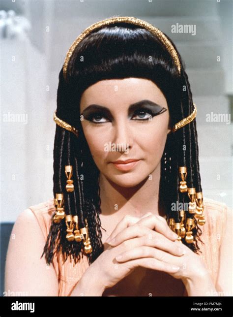 Cleopatra Movie Costume 1963 Hi Res Stock Photography And Images Alamy