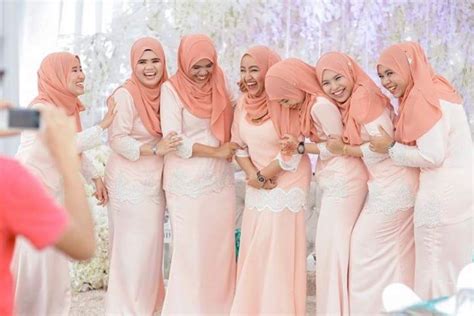 Bagi majlis perkahwinan adalah amat sesuai jika anda memilih tona warna yang lembut dan pastel. Koleksi Tema Warna dan Design Baju Bridesmaids | Blog ...