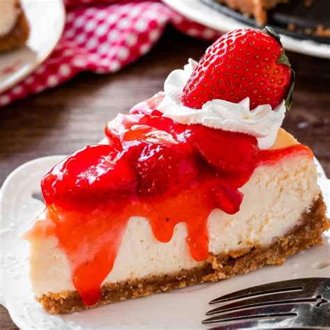 Strawberry Cheesecake ⋆ Real Housemoms Strawberry Cheesecake Dessert