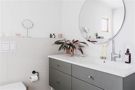 Design baderommet med moderne baderomsmøbler til store og små bad. Baderomsinnredning i dus grønt | Bad, Soverom