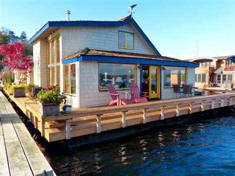 Sleepless in seattle urban houseboat hotel. Floating Home - Sleepless In Seattle